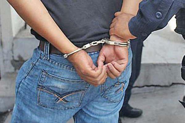 Detienen a un hombre por embarazar a sus  hijastras de 10 y 14 antildeos