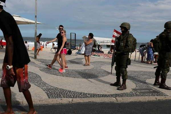 Designan 9000 militares para patrullar Riacuteo de Janeiro durante el Carnaval