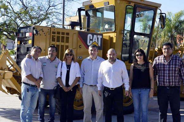 La comuna bandentildea comproacute  dos motoniveladoras que se suman al parque automotor 