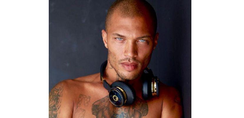 Jeremy Meeks el delincuente maacutes sexy del mundo desfiloacute en Nueva York