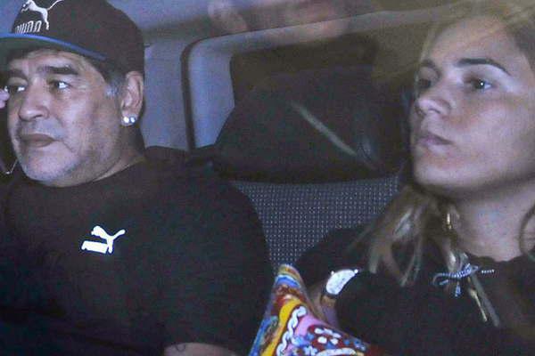 Escaacutendalo- iquestqueacute pasoacute en Madrid entre Maradona y Oliva