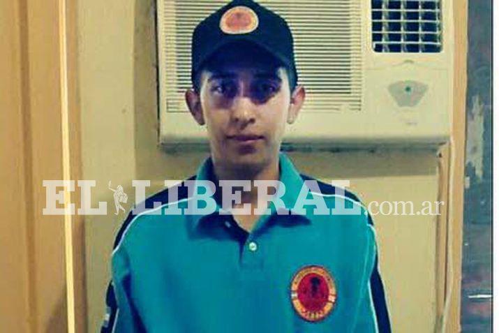 Williams Altamirano cadete de los Bomberos de Loreto