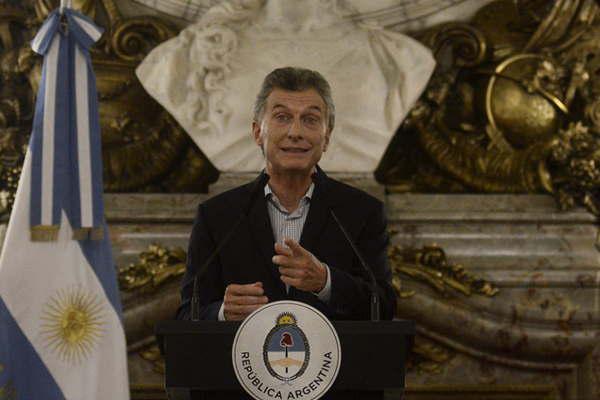 Macri anuloacute la resolucioacuten que modificoacute caacutelculo  de suba a jubilados y el acuerdo con el correo