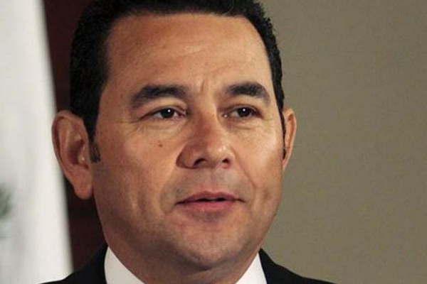 Arresto domiciliario para el hijo y el hermano del presidente de Guatemala