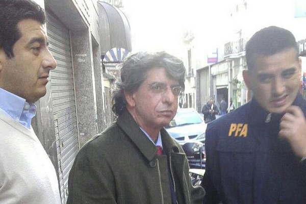 Pericaacutes pasoacute por el Correo Argentino por un traacutemite judicial