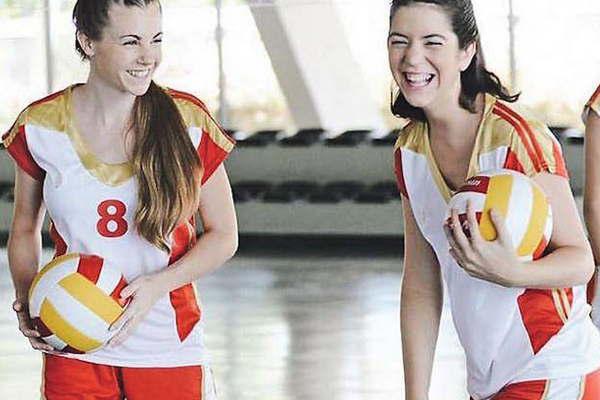 Actriz santiaguentildea jugaraacute al voacuteley en una serie de Disney