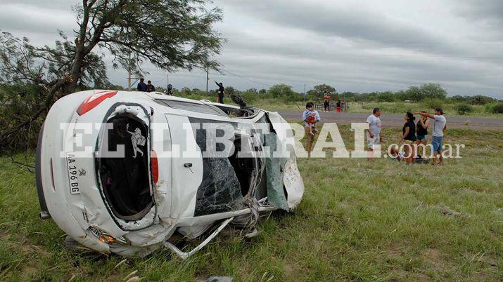 Una pareja bandeña protagonizó un violento vuelco en la ruta 9
