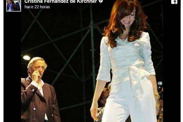 Cristina Kirchner celebroacute su cumpleantildeos con una foto junto a Neacutestor