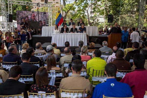 El alcalde de Caracas conmemoroacute dos antildeos preso con apoyo de la Caacutemara 
