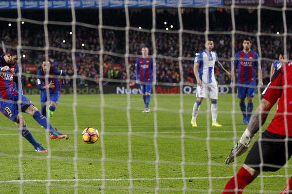 Por Messi Barcelona derrotoacute al deacutebil Leganeacutes  