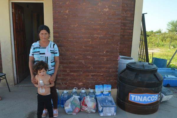 El municipio de Las Termas entregoacute  una ayuda a madre de ocho menores 