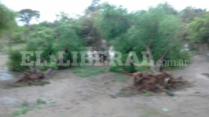 Defensa Civil recorrioacute Boca del Tigre para llevar asistencia