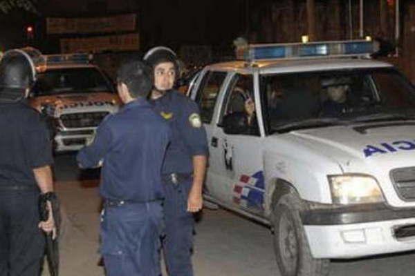 RECORRIDO La policía realizó rastrillaje por la zona para dar con el agresor