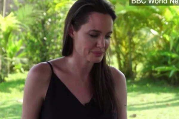 Angelina Jolie habloacute por primera vez sobre su separacioacuten de Brad Pitt  