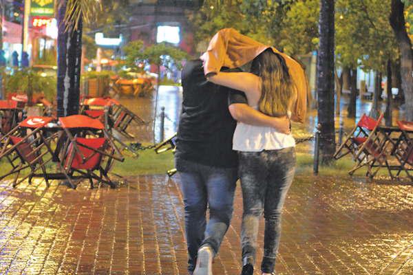 Pronostican lluvias y tormentas intensas para el este santiagueño