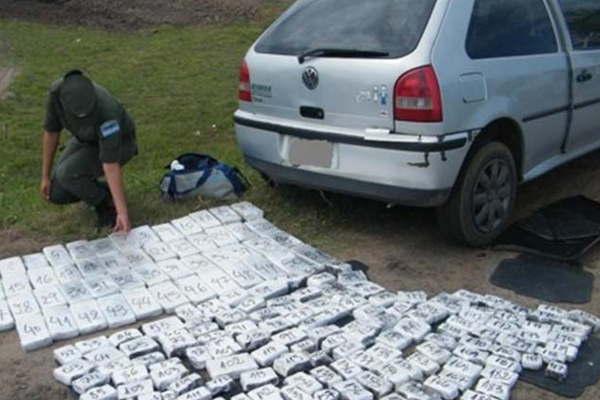 Narcos- O estaacutes de acuerdo con ellos o te despachan