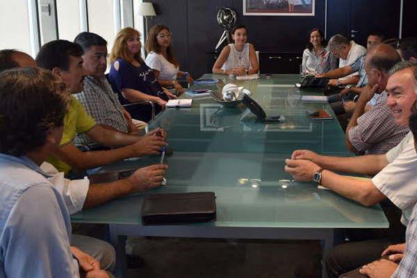 Mesa de Diaacutelogo Docente continuacutea con reuniones por temas salarial