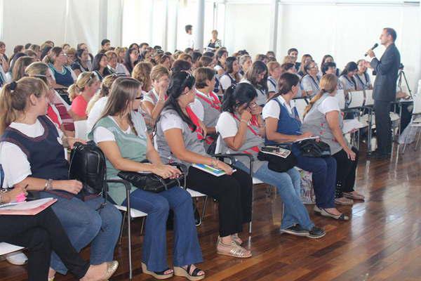 Capacitaron a los docentes municipales en Inteligencia emocional 