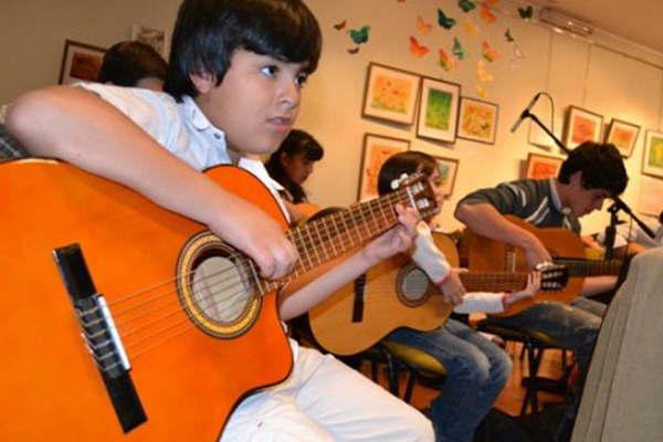 Estaacute abierta la inscripcioacuten para la Academia de Guitarra 
