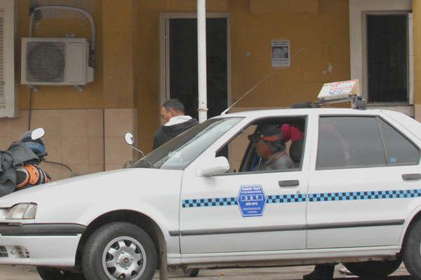 Informaron que en lo que va del antildeo se otorgaron maacutes de 200 habilitaciones para taxis y radiotaxis