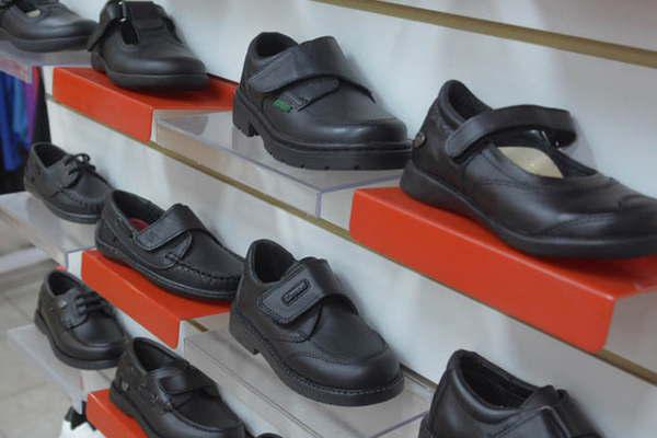 Zapateriacuteas auacuten no tuvieron una fuerte demanda de calzado escolar y esperan repuntar en marzo 