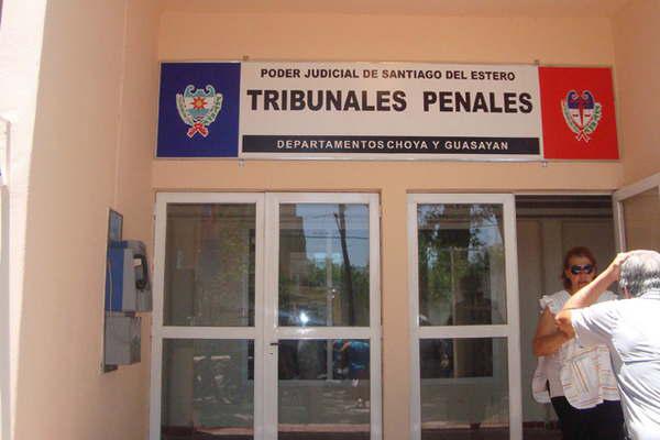 Insultoacute agredioacute y amenazoacute de muerte a su pareja frente a sus hijos