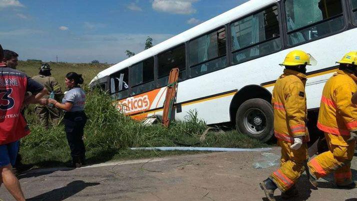 Choque frontal de dos micros en Santa Fe- suman 13 las viacutectimas fatales