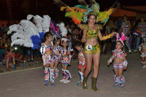 Antildeatuya disfrutaraacute hoy y mantildeana con los tradicionales Corsos de Carnaval 