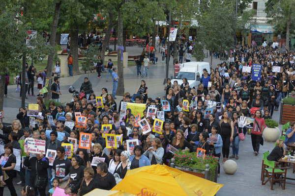 El colectivo Ni Una Menos llama a las santiaguentildeas  al Paro de Mujeres