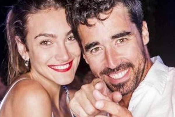 Nacho Viale oficializoacute su romance con  la bella modelo  Luciacutea Pedraza 