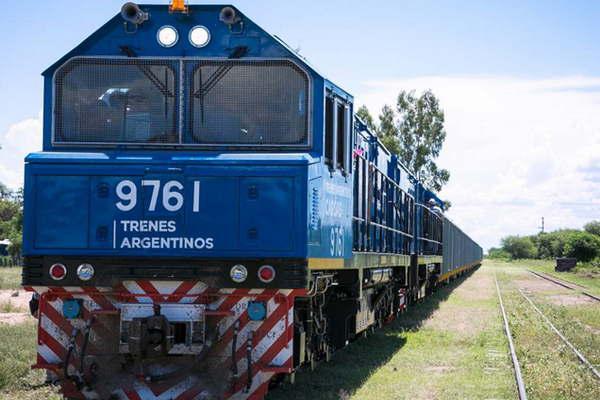 Se probaron dos nuevas locomotoras que pasaraacuten a formar parte de la liacutenea Belgrano Cargas para el NOA