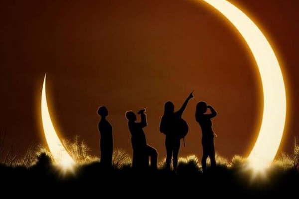 Observar el eclipse sin proteccioacuten puede dantildear la visioacuten