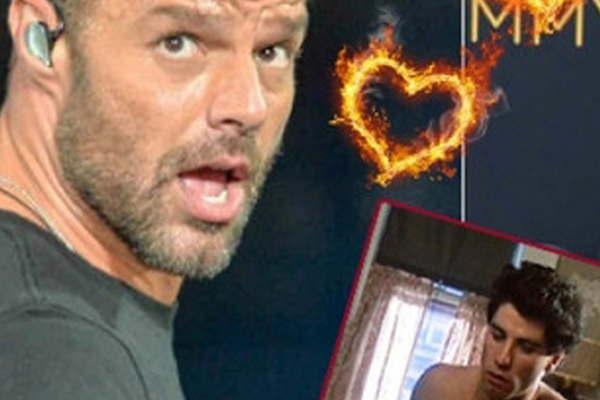 Ricky Martin confesoacute que fue John Travolta su primer flechazo