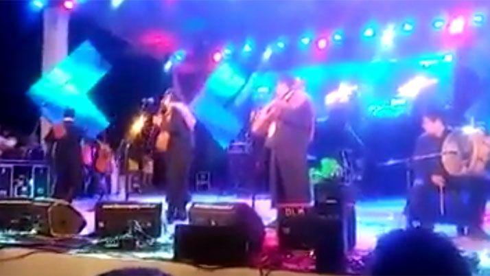 Escaacutendalo- graban fuerte discusioacuten entre integrantes de Los Manseros