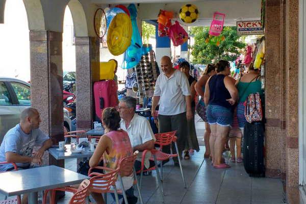 Miles de turistas eligieron Las Termas   el fin de semana largo 