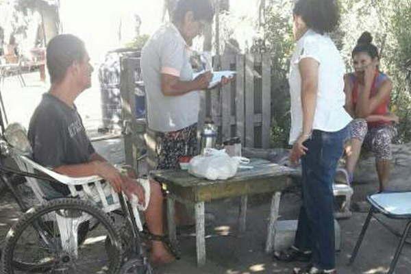 Desarrollo Social asistioacute a 23 familias del barrio Riacuteo Dulce