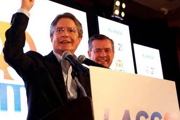 Un sondeo da ganador al opositor Lasso en la segunda vuelta en Ecuador