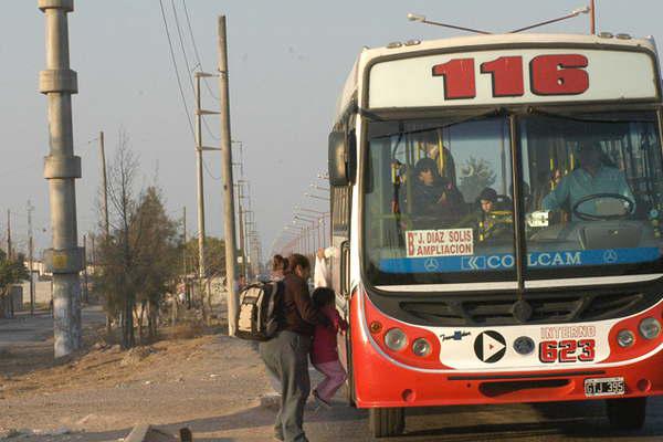 Coacutemo funcionaraacuten los servicios puacuteblicos hoy y mantildeana en la ciudad