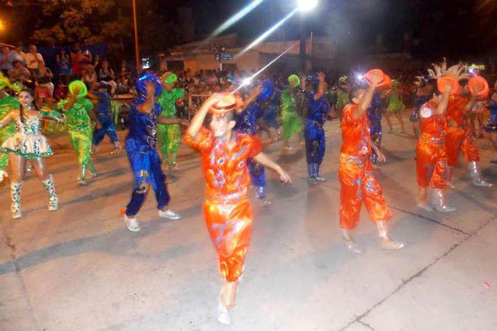 Una multitud despidió los tradicionales Corsos de la Familia organizados por la Municipalidad de Clodomira