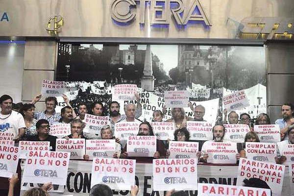 La discusioacuten salarial en cada provincia a una semana del inicio de las clases