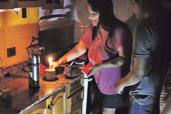 Maacutes de 20 mil familias sin luz en Buenos Aires y el Conurbano