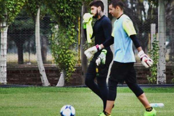 Gabbarini ya se entrenoacute con Olimpo de Bahiacutea Blanca