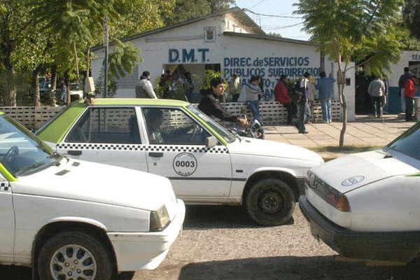 Mantildeana se inicia la renovacioacuten de habilitacioacuten de taxis y radiotaxis