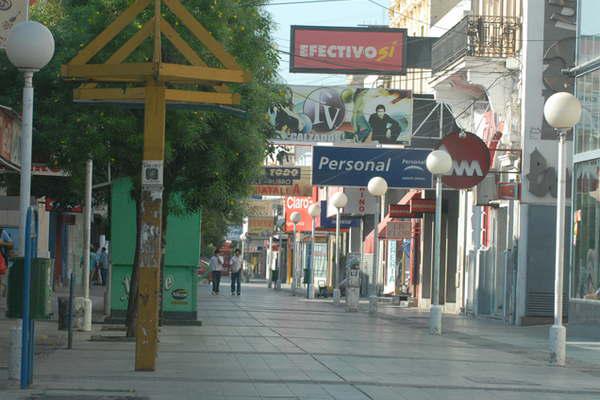 Por el feriado realizaraacuten controles hoy en los locales comerciales