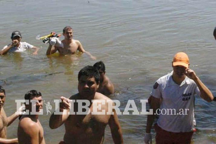 Personal del GER realiza la bsqueda del pescador