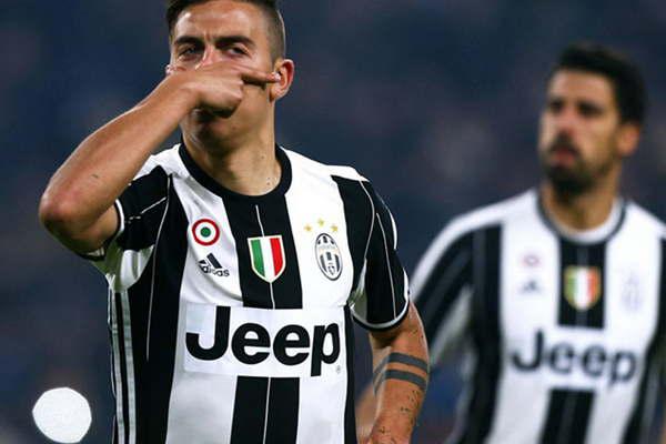 Dos goles de Dybala y otro de Higuaiacuten para Juventus