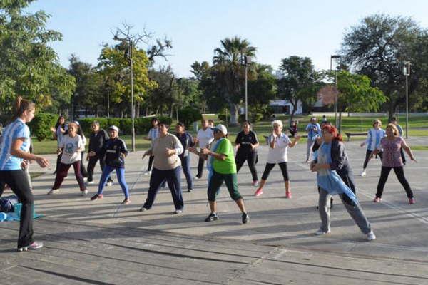Convocan a las familias santiaguentildeas a participar  de las Plazas Saludables en los barrios capitalinos
