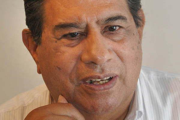 Anda medio loco de la cabeza con problemas  con minas y se desquita con nosotros