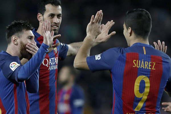 Messi contribuyoacute con un tanto en el 6 a 1 del Barccedila que es el nuevo puntero