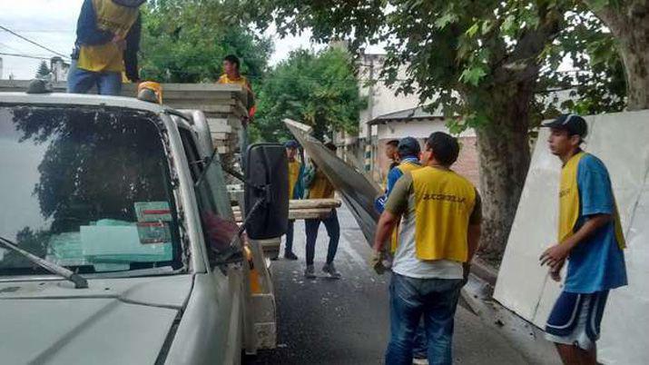 En Rosario ya colocan vallas de contención